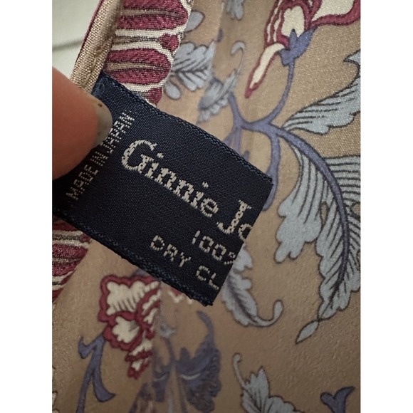 VTG Ginnie Johansen 1986 Scarf Silk Floral Bias Cut Pointed 46"‎ x 7" - Picture 3 of 5